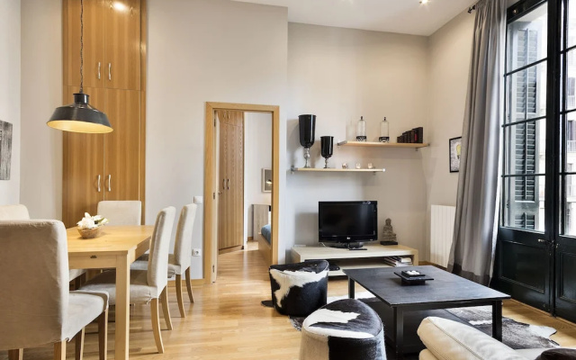 Midtown Luxury Apartment VI rosy