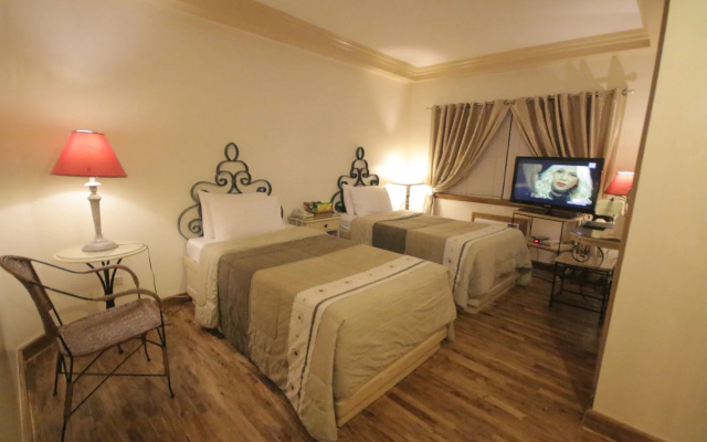 Roxas President's Inn