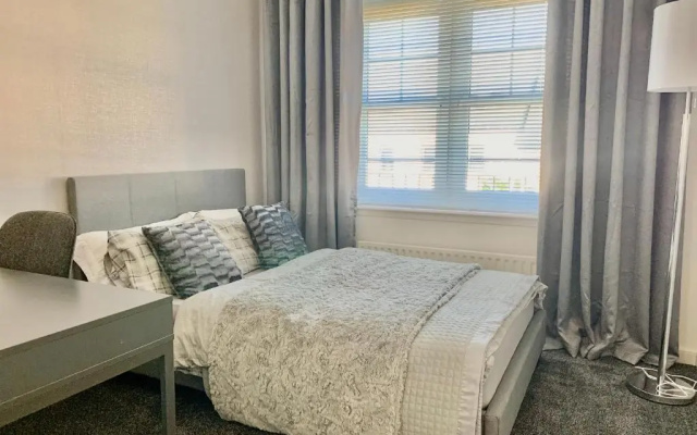 Irvine Harbour Apartment