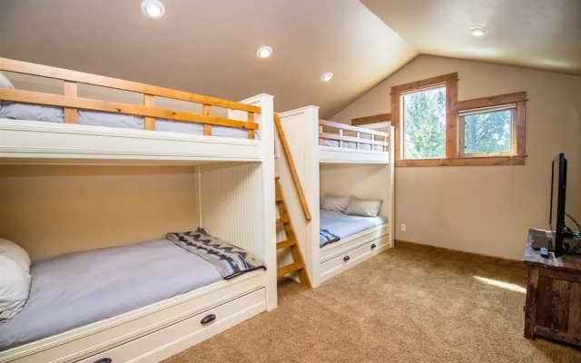 56540 Sunstone Loop