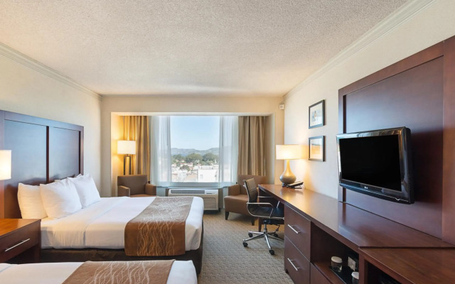 Comfort Inn by the Bay