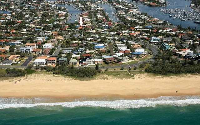 Oomoo 27 - Four Bedroom Townhouse - Close to Beaches!