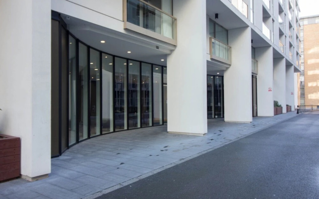 South Quay Apartment One