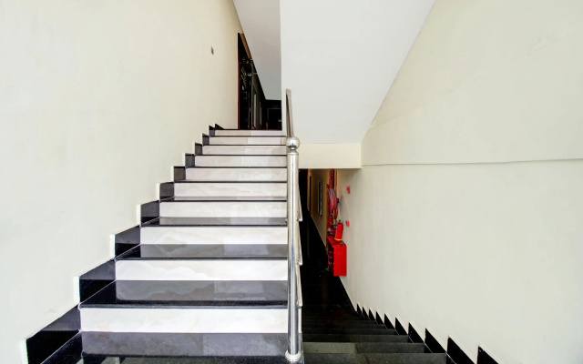 Super Hotel O Murali Nagar Near NAD Junction
