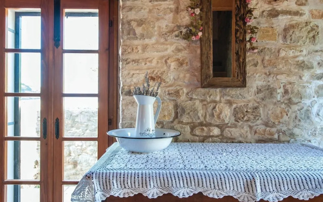 Nice Home in Postira With 2 Bedrooms, Outdoor Swimming Pool and Wifi