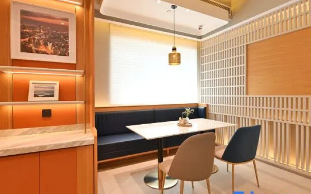 Shenyang North Station Financial Center Atour Hotel