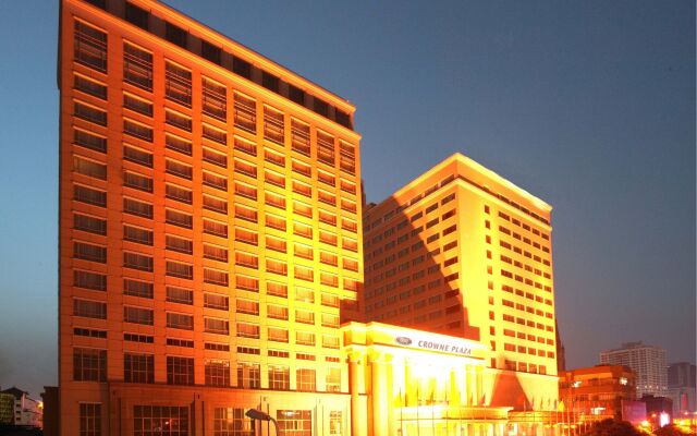 Отель Crowne Plaza City Center Ningbo вид на фасад