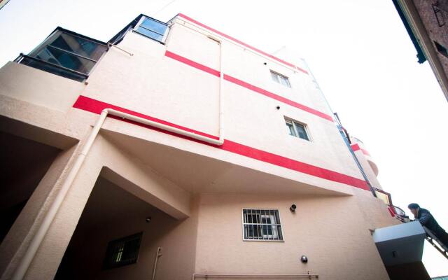 YaKorea Hostel Hongdae вид на фасад