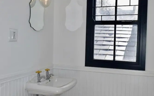 2 Bedrooms Apartment With Beautiful Views Next to Park
