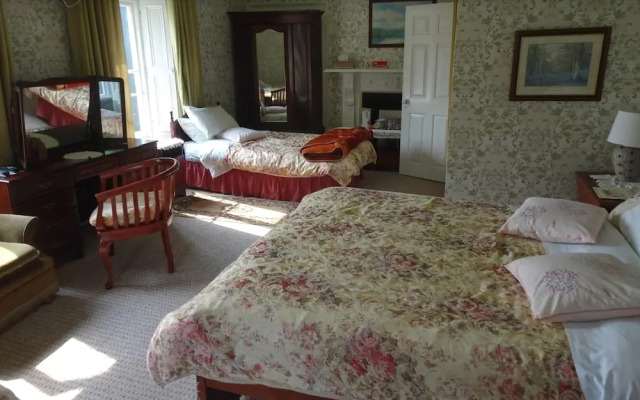Cloncarlin House