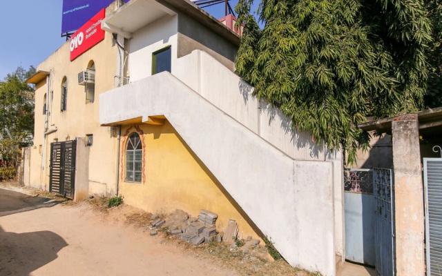 Oyo 43723 Hotel Crystal Riverside