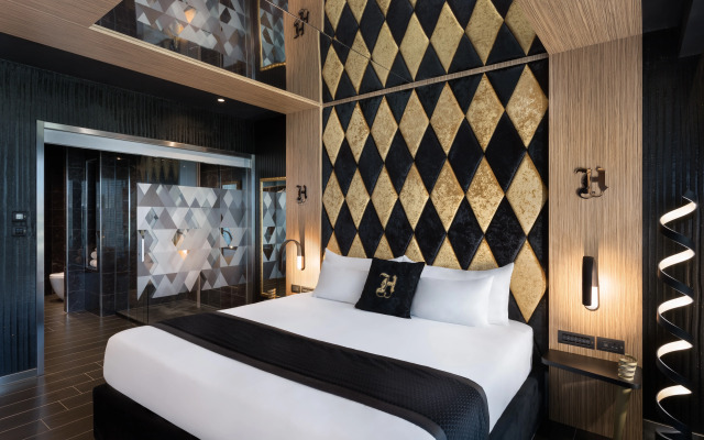 H Hotel