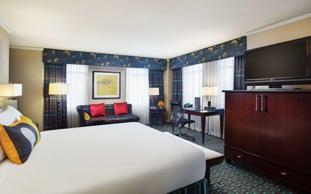 Juniper Hotel Cupertino, Curio Collection by Hilton