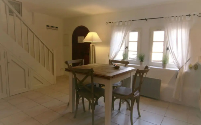 Modern House With Terrace, Near the Popular St. Maxime