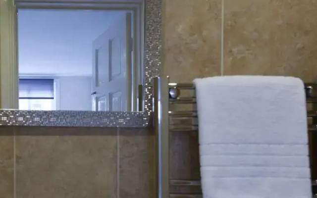 1 Willows Apartment