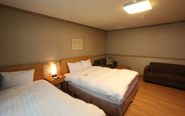 Changwon AT Business Hotel