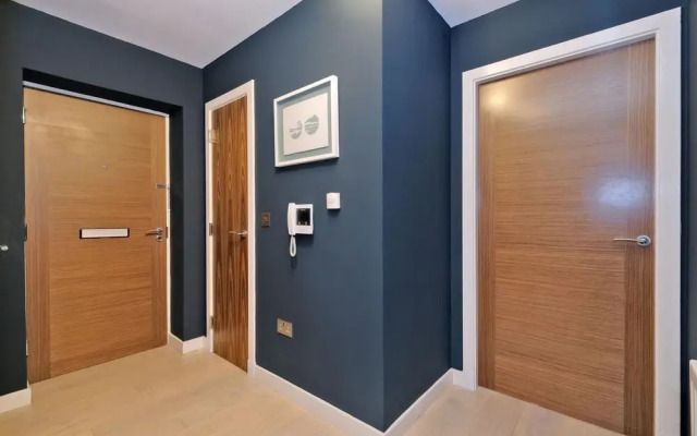 Stunning Central Two Bedroom Executive Apartment