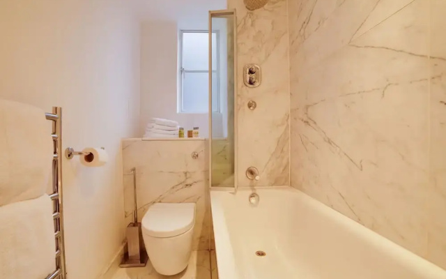 Pleasant Apartment In London Near Ismaili Center
