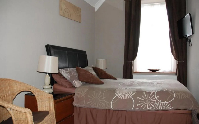 Tanes Hotel