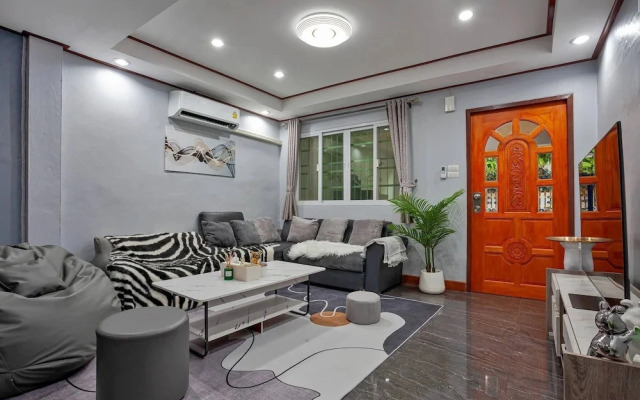 Large Spacious 3BR House at BTS ON NUT