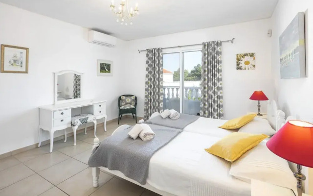 Comfortable Villa in Carvoeiro, Algarve