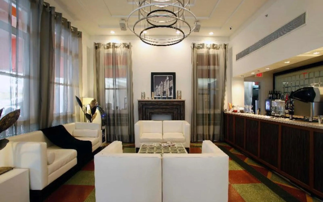 Waldorf Towers South Beach