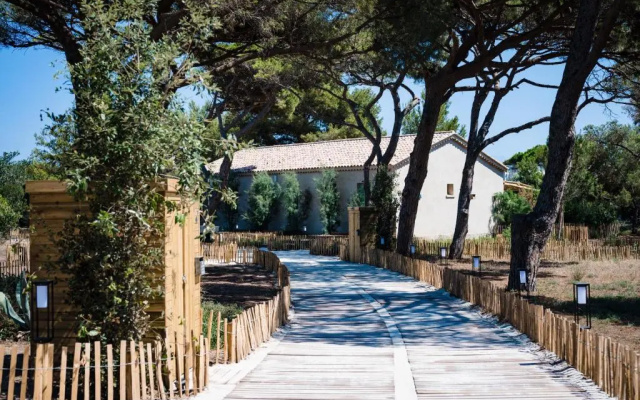 Le Hameau des Pesquiers Ecolodge, Curio Collection