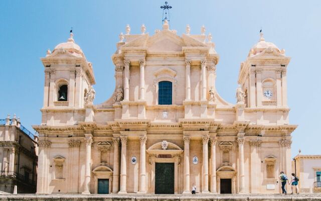 Апартаменты Apartment With 2 Bedrooms in Siracusa Arenella, With Furnished Balcony Аренелла вид на фасад