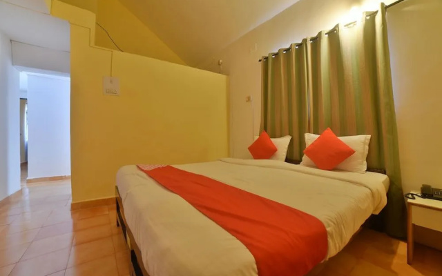 Oyo 30128 Reddys Hotel
