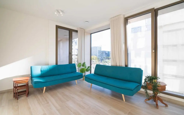 Elegant City Hub for 8 With Terrace