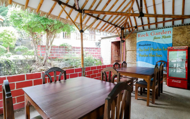 Rock Garden Homestay & Resto