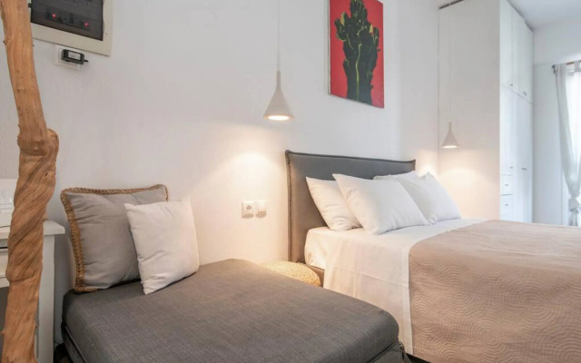 Platis Gialos Studio close to the beach