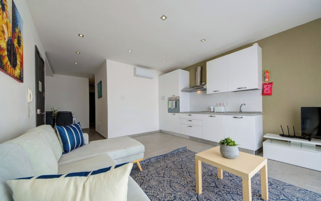Stunning Penthouse Apartment With Private Terrace