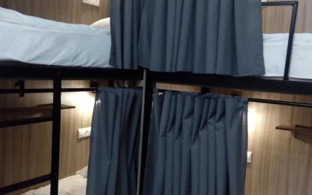 Hostel ROOM
