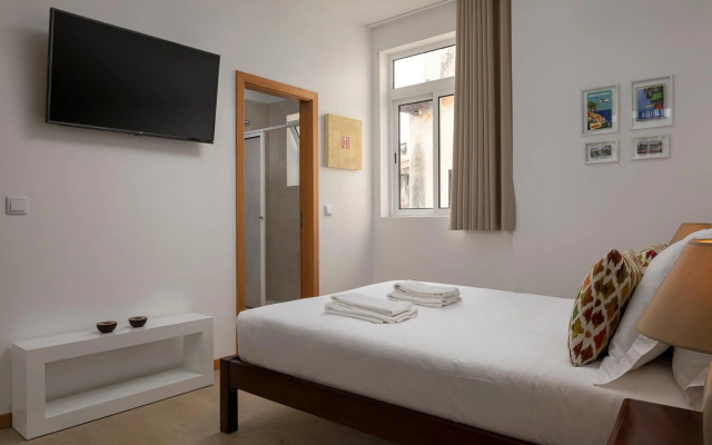 Ribeira das Casas Apt 3F by Homie