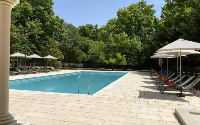 Logis Hostellerie Domaine De La Reynaude