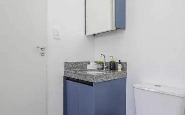 Loft com Smart Lock e Varanda no Bresser