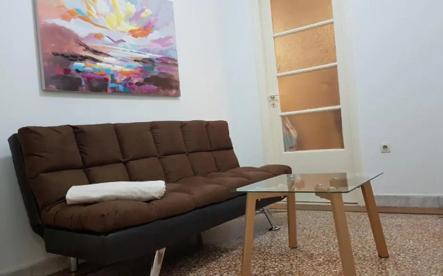 Olive Apartment- Athens Center, 4 BD, 1.5 BATH