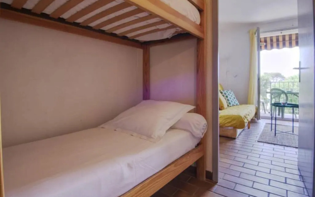 ST-CYR - Studio avec balcon, vue mer et proche plage