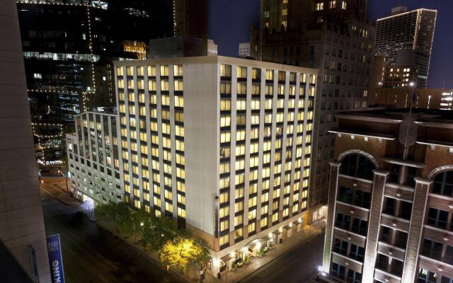 Отель Embassy Suites Fort Worth - Downtown вид на фасад