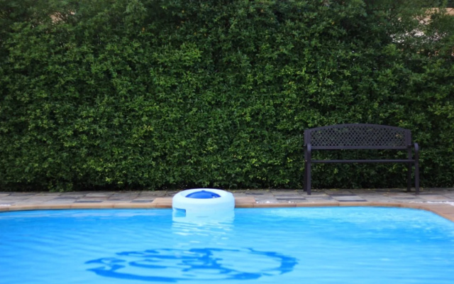 Topaas Resort And Swimmimg Pool