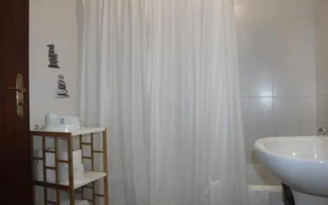 ApartAnita