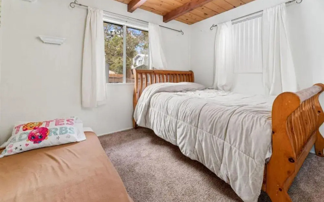 Jaybird'S Cabin