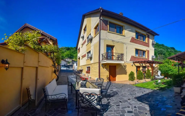 Vila SaraDa Boutique