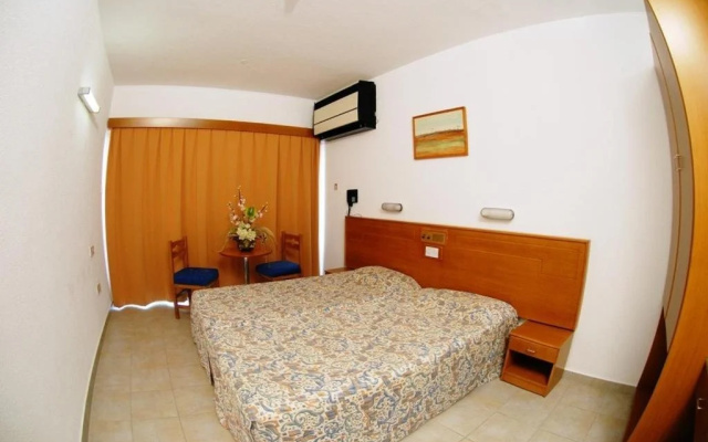 Cornelia Hotel