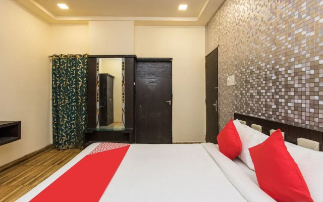 OYO 23471 Hotel Hilton Tower
