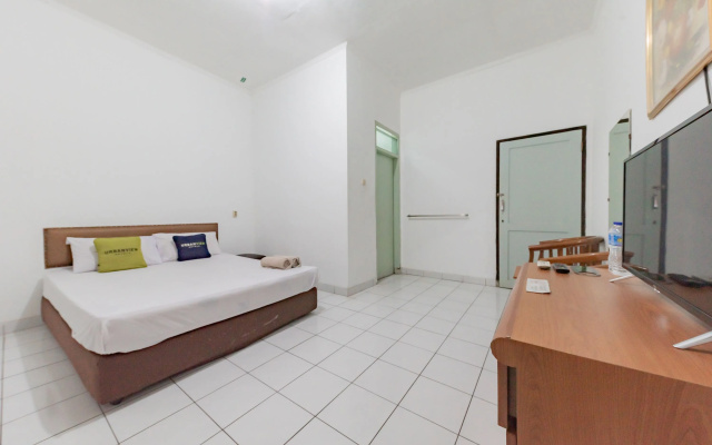 RedDoorz @ Hotel pondok Kurnia near Buah Batu Bandung