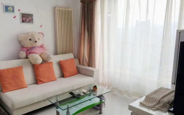Dalian Yijia Apartment