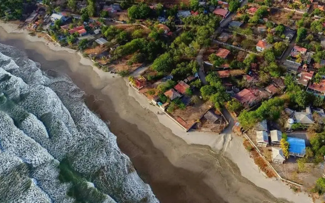 Romantic Beachfront Casita w Pool - AC - Sleeps 4