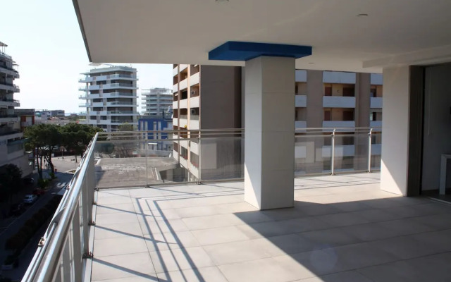 Stylish Flat Near Beach in Lignano